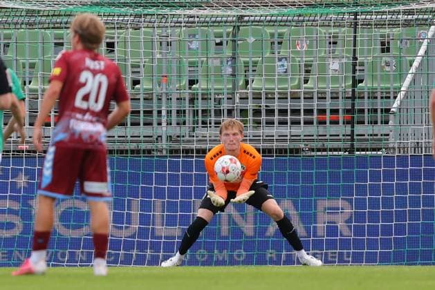 01.08.26, GER, Regionalliga Nord, Fussball, 1. Spieltag, Saison 2026 2027, Dietmar-Scholze-Stadion an der Lohmuehle, VfB Luebeck vs SC Weiche Flensburg Torwart Parade von Torwart Finn Böhmker Finn Boehmker (VfB Luebeck 01) Foto nordphoto GmbH Tauchnitz Luebeck Dietmar-Scholze-Stadion an der Lohmuehle SH Germany *** August 26, 2001, Germany, Regionalliga Nord, Soccer, Matchday 1, 2026–2027 Season, Dietmar Scholze Stadium at the Lohmühle, VfB Lübeck vs. SC Weiche Flensburg Goalkeeper save by Finn Böhmker, VfB Lübeck 01 Photo: nordphoto GmbH, Tauchnitz, Lübeck, Dietmar Scholze Stadium at the Lohmühle, SH, Germany Copyright: xnordphotoxGmbHx xTauchnitzx