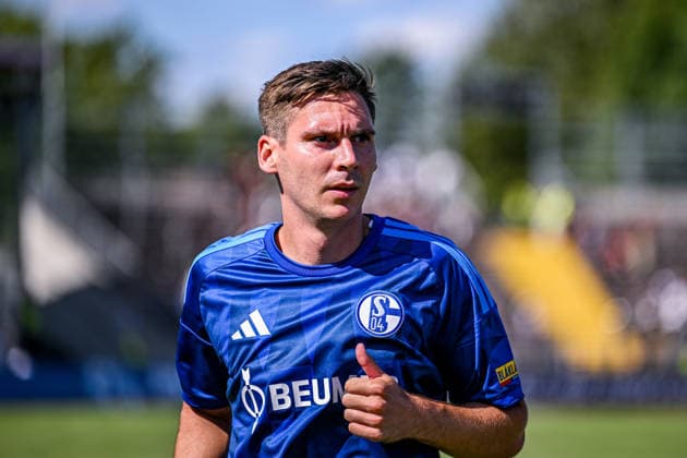 01.08.2026, Fussball, Saison 2026 2027, Testspiel, KSV Hessen Kassel - FC Schalke 04, Maximilian Wöber (FC Schalke 04) xRHR-FOTO YYx *** August 1, 2026, Soccer, 2026–2027 Season, Friendly Match, KSV Hessen Kassel vs. FC Schalke 04, Maximilian Wöber, FC Schalke 04 xRHR PHOTO YYx Copyright: KROEGER RHR-FOTOx RHR-FOTO YY