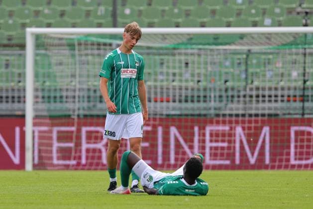 01.08.26, GER, Regionalliga Nord, Fussball, 1. Spieltag, Saison 2026 2027, Dietmar-Scholze-Stadion an der Lohmuehle, VfB Luebeck vs SC Weiche Flensburg Spielende Endstand 1:1. Henry Jeschonek (VfB Luebeck 02) und Emmanuel Appiah (VfB Luebeck 18) (am Boden liegend) Foto nordphoto GmbH Tauchnitz Luebeck Dietmar-Scholze-Stadion an der Lohmuehle SH Germany *** August 26, 2026, Germany, Regionalliga Nord, Soccer, Matchday 1, 2026–2027 Season, Dietmar Scholze Stadium at the Lohmuehle, VfB Lübeck vs. SC Weiche Flensburg; Final Score: 1–1; Henry Jeschonek (VfB Lübeck, No. 02) and Emmanuel Appiah (VfB Lübeck, No. 18) lying on the ground; Photo: nordphoto GmbH, Tauchnitz, Lübeck, Dietmar Scholze Stadium an der Lohmühle, SH Germany Copyright: xnordphotoxGmbHx xTauchnitzx