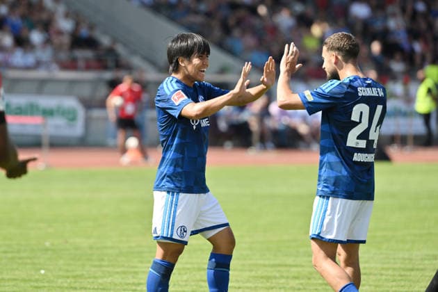 Jubel 0:5 Satoshi Tanaka (FC Schalke 04), Adil Aouchiche (FC Schalke 04) 01.08.2026, Fussball, Saison 2026 2027, Testspiel, KSV Hessen Kassel - FC Schalke 04 Kassel Auestadion Deutschland *** Jubel 0 5 Satoshi Tanaka, FC Schalke 04; Adil Aouchiche, FC Schalke 04, January 8, 2026, Soccer, 2026–2027 season, Friendly match, KSV Hessen Kassel vs. FC Schalke 04, Auestadion, Kassel, Germany Team2