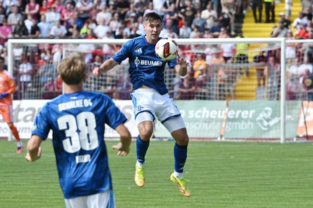 Maximilian Wöber (FC Schalke 04) 01.08.2026, Fussball, Saison 2026 2027, Testspiel, KSV Hessen Kassel - FC Schalke 04 Kassel Auestadion Deutschland *** Maximilian Wöber, FC Schalke 04, January 8, 2026, Soccer, 2026–2027 Season, Friendly Match, KSV Hessen Kassel vs. FC Schalke 04, Auestadion, Kassel, Germany Team2