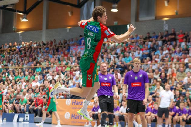01.08.2026, xtgx, Handball - Testspiel SC Magdeburg - Corotop Gwardia Opole emspor, v.l. Oskar Vind Rasmussen (Magdeburg, 9) wirft Tor, Torschuetze, erzielt Tor, Treffer, scores the goal Ilsenburg *** August 1, 2026, xtgx, Handball Friendly Match: SC Magdeburg vs. Corotop Gwardia Opole (emspor), from left: Oskar Vind Rasmussen (Magdeburg), 9 shots on goal, goal scorer, scores the goal, Ilsenburg