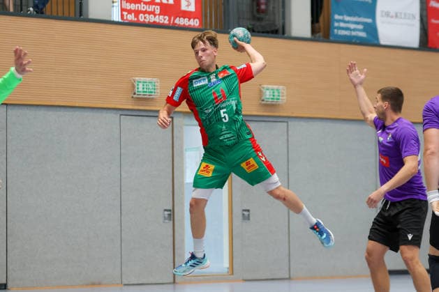 01.08.2026, xtgx, Handball - Testspiel SC Magdeburg - Corotop Gwardia Opole emspor, v.l. Noah Hensen (Magdeburg, 5) wirft Tor, Torschuetze, erzielt Tor, Treffer, scores the goal Ilsenburg *** August 1, 2026, xtgx, Handball Friendly Match: SC Magdeburg vs. Corotop Gwardia Opole on emspor, from left: Noah Hensen (Magdeburg), 5 shots on goal, goal scorer, scores the goal, Ilsenburg