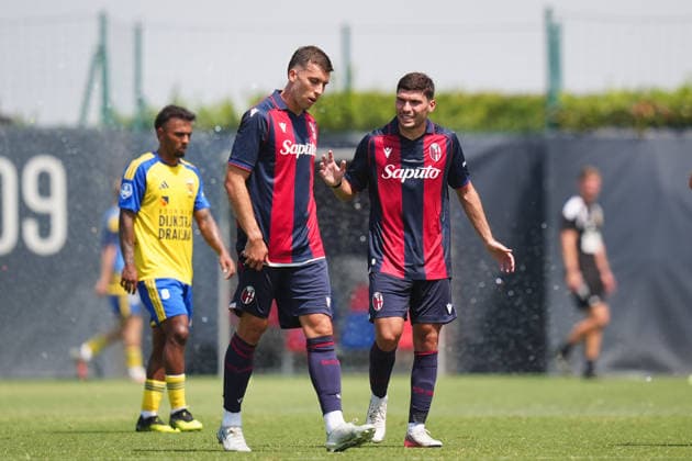 Bologna s NicolÃ² Cambiaghi shouts instructions to Bologna s NicolÃ² Casale during the pre-season friendly match between Bologna FC and SC Cambuur at the Niccolo Galli Training Centre in Casteldebole, Bologna, Italy, Saturday, August 1, 2026.  Copyright: xMassimoxPaolone LaPressex