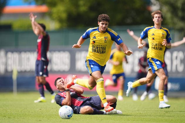 Bologna s NicolÃ² Cambiaghi fights for the ball with Cambuur s Baouf during the pre-season friendly match between Bologna FC and SC Cambuur at the Niccolo Galli Training Centre in Casteldebole, Bologna, Italy, Saturday, August 1, 2026.  Copyright: xMassimoxPaolone LaPressex