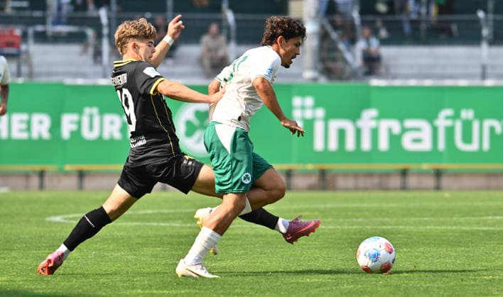 01.08.2025 - Fussball - Saison 2025 2026 - Regionalliga Bayern - 02. Spieltag: SpVgg Greuther Fürth Fuerth II U23 ( Kleeblatt ) - SpVgg Bayreuth - - xwoxzix - Tino Lennerth (19, SpVgg Bayreuth ) Alexander Leuthard (30, SpVgg Greuther Fürth II ) *** August 1, 2025 Soccer Season 2025–2026 Bavarian Regional League Matchday 02 SpVgg Greuther Fürth Fürth II U23 Kleeblatt SpVgg Bayreuth xwoxzix Tino Lennerth 19, SpVgg Bayreuth Alexander Leuthard 30, SpVgg Greuther Fürth II