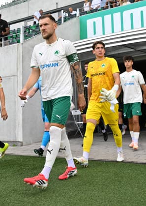 01.08.2025 - Fussball - Saison 2025 2026 - Regionalliga Bayern - 02. Spieltag: SpVgg Greuther Fürth Fuerth II U23 ( Kleeblatt ) - SpVgg Bayreuth - - xwoxzix - Yannick Scholz (14, SpVgg Greuther Fürth II ) Theo Menapace (1, SpVgg Greuther Fürth II ) läuft ein *** August 1, 2025 Soccer Season 2025–2026 Bavarian Regional League Matchday 02 SpVgg Greuther Fürth Fürth II U23 Kleeblatt SpVgg Bayreuth xwoxzix Yannick Scholz 14, SpVgg Greuther Fürth II Theo Menapace 1, SpVgg Greuther Fürth II scores a goal