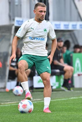 01.08.2025 - Fussball - Saison 2025 2026 - Regionalliga Bayern - 02. Spieltag: SpVgg Greuther Fürth Fuerth II U23 ( Kleeblatt ) - SpVgg Bayreuth - - xwoxzix - Jakob Krautkrämer (7, SpVgg Greuther Fürth II ) Freisteller Einzelbild *** August 1, 2025 Soccer Season 2025–2026 Bavarian Regional League Matchday 02 SpVgg Greuther Fürth II U23 vs. Kleeblatt SpVgg Bayreuth xwoxzix Jakob Krautkrämer 7, SpVgg Greuther Fürth II, cropped single image