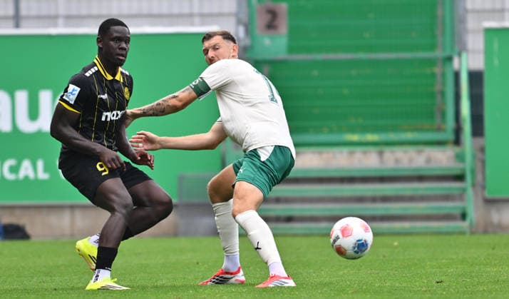 01.08.2025 - Fussball - Saison 2025 2026 - Regionalliga Bayern - 02. Spieltag: SpVgg Greuther Fürth Fuerth II U23 ( Kleeblatt ) - SpVgg Bayreuth - - xwoxzix - Kelvin Onuigwe (9, SpVgg Bayreuth ) Yannick Scholz (14, SpVgg Greuther Fürth II ) *** August 1, 2025 Soccer Season 2025–2026 Bavarian Regional League Matchday 02 SpVgg Greuther Fürth II U23 vs. Kleeblatt SpVgg Bayreuth xwoxzix Kelvin Onuigwe 9, SpVgg Bayreuth Yannick Scholz 14, SpVgg Greuther Fürth II