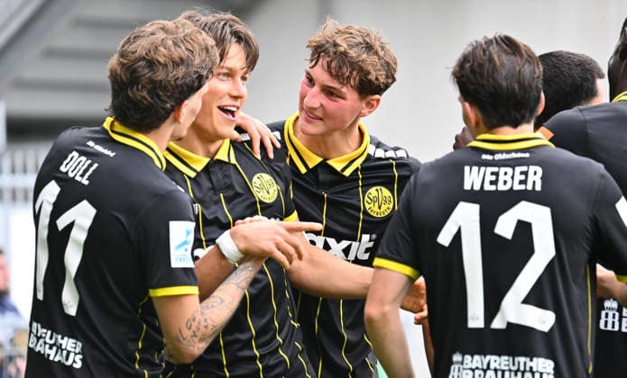 01.08.2025 - Fussball - Saison 2025 2026 - Regionalliga Bayern - 02. Spieltag: SpVgg Greuther Fürth Fuerth II U23 ( Kleeblatt ) - SpVgg Bayreuth - - xwoxzix - Torjubel Jubel Freude nach Treffer Tor Torschuß zum 0:1 durch Patrick Scheder (8, SpVgg Bayreuth ) - *** August 1, 2025 Soccer Season 2025–2026 Bavarian Regional League Matchday 02 SpVgg Greuther Fürth Fürth II U23 Kleeblatt SpVgg Bayreuth xwoxzix Goal celebration Cheering Joy after a goal Goal Shot on goal to 0–1 by Patrick Scheder 8 , SpVgg Bayreuth