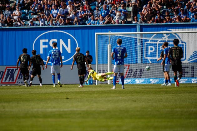 Nicht im Bild Niklas Kölle (Rostock) schießt hier das 1:3 Anschlusstor; GER, FC Hansa Rostock vs. Borussia Mönchengladbach, Fußball, Männer, Testspiel, Spielzeit 2026 2027, 01.08.2026 Rostock Ostseestadion Mecklenburg - Vorpommern Deutschland *** Not pictured: Niklas Kölle of Rostock scores the 1-3 goal for GER; FC Hansa Rostock vs. Borussia Mönchengladbach, soccer, men s, friendly match, 2026–2027 season, August 1, 2026, Rostock Ostseestadion, Mecklenburg-Western Pomerania, Germany