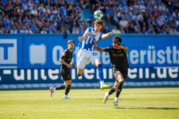 links Peter Kiedl (Rostock) gegen Tyler Louis Meisler; GER, FC Hansa Rostock vs. Borussia Mönchengladbach, Fußball, Männer, Testspiel, Spielzeit 2026 2027, 01.08.2026 Rostock Ostseestadion Mecklenburg - Vorpommern Deutschland *** On the left: Peter Kiedl (Rostock) vs. Tyler Louis Meisler (GER), FC Hansa Rostock vs. Borussia Mönchengladbach, soccer, men s, friendly match, 2026–2027 season, August 1, 2026, Rostock Ostseestadion, Mecklenburg-Western Pomerania, Germany