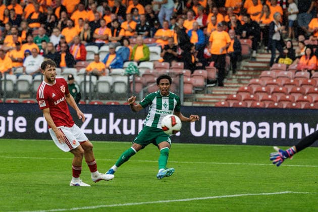 01.08.2026, GER, Testspiel, Saison 2026 2027), FC Energie Cottbus - SV Werder Bremen. Paul Erevbenagie (SV Werder Bremen 38) mit 1:3 Cottbus Stadion der Freundschaft Brandenburg Deutschland *** August 1, 2026, GER, Friendly Match, 2026–2027 Season, FC Energie Cottbus vs. SV Werder Bremen, Paul Erevbenagie, SV Werder Bremen 38–1, Cottbus, Stadion der Freundschaft, Brandenburg, Germany Copyright: xnordphotoxGmbHx xTrienitzx