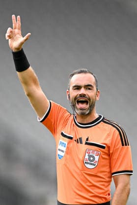 SOCCER - BL, Wattens vs Sturm INNSBRUCK,AUSTRIA,01.AUG.26 - SOCCER - ADMIRAL Bundesliga, WSG Tirol vs SK Sturm Graz. Image shows referee Stefan Eber.  GEPAxpictures xDanielxSchoenherr