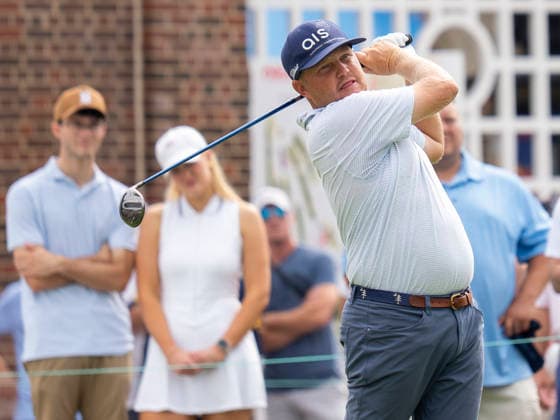 DETROIT, MI - AUGUST 01: Zak Blair hits the ball onto the green during the third round of the Rocket Classic at Detroit Golf Club on August 01, 2026, in Detroit, Michigan. (Photo by Joseph Weiser Icon Sportswire) GOLF: AUG 01 PGA, Golf Herren Rocket Classic EDITORIAL USE ONLY Icon2608010153