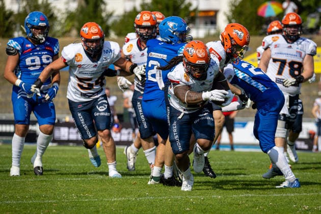 touchdown run Lennies Mcferren (ifm Razorbacks Ravensburg, 11 Running Back) Allgäu Comets vs ifm Razorbacks Ravensburg, American Football, German Football League, Week 13, 2026, 01.08.2026, Kempten Illerstadion Bayern Germany Copyright: xPFA SebastianxJustx