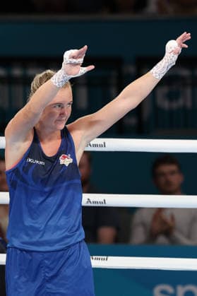 August 1, 2026, Glasgow, Scotland, Great Britain: SACHA HICKEY of England (blue) reacts to celebrates winning the Women s Welterweight 65kg Final of the Commonwealth Games Glasgow 2026 at the SEC Hall 5 in Glasgow, Scotland. Commowealth Games 2026: Boxing  - ZUMAc179 20260801_zep_c179_067 Copyright: xMickaelxChavetx