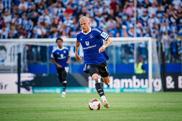 Testspiel: Hamburger SV vs. FC Everton, 01.08.2026 Albert Gronbaek (Hamburger SV, 11); Fußball, Testspiel: Hamburger SV vs. FC Everton am 01.08.2026 im Volksparkstadion, Hamburg DFL REGULATIONS PROHIBIT ANY USE OF PHOTOGRAPHS AS IMAGE SEQUENCES AND OR QUASI-VIDEO. *** Friendly Match: Hamburger SV vs. Everton FC, August 1, 2026 Albert Gronbaek Hamburger SV, 11 Soccer, Friendly Match: Hamburger SV vs. Everton FC on August 1, 2026 at the Volksparkstadion, Hamburg DFL regulations prohibit any use of photographs as image sequences and or quasi-video Copyright: xBEAUTIFULxSPORTS Tonhäuserx