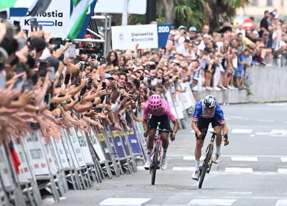 01-08-2026 Clasica San Sebastian; 2026, Red Bull - Bora Hansgrohe; 2026, Ef Education - Easypost; Evenepoel, Remco; Carapaz Antonio, Richard Antonio; San Sebastian; 