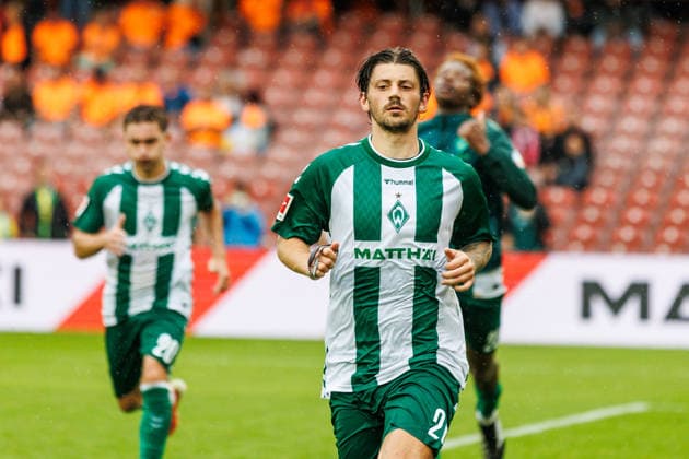 01.08.2026, GER, Testspiel, Saison 2026 2027), FC Energie Cottbus - SV Werder Bremen. Dawid Kownacki (SV Werder Bremen 21) nach dem Spiel Cottbus Stadion der Freundschaft Brandenburg Deutschland *** August 1, 2026, GER, Friendly Match, 2026–2027 Season, FC Energie Cottbus vs. SV Werder Bremen, Dawid Kownacki (SV Werder Bremen, No. 21) after the game, Cottbus Stadion der Freundschaft, Brandenburg, Germany Copyright: xnordphotoxGmbHx xTrienitzx
