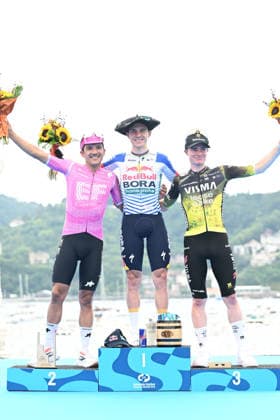 01-08-2026 Clasica San Sebastian; 2026, Red Bull - Bora Hansgrohe; 2026, Ef Education - Easypost; 2026, Visma - Lease A Bike; Evenepoel, Remco; Carapaz Antonio, Richard Antonio; Tulett, Ben; San Sebastian; 