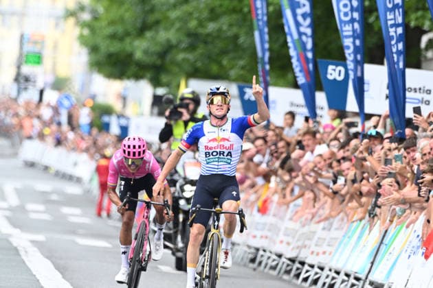 01-08-2026 Clasica San Sebastian; 2026, Red Bull - Bora Hansgrohe; 2026, Ef Education - Easypost; Evenepoel, Remco; Carapaz Antonio, Richard Antonio; San Sebastian; 