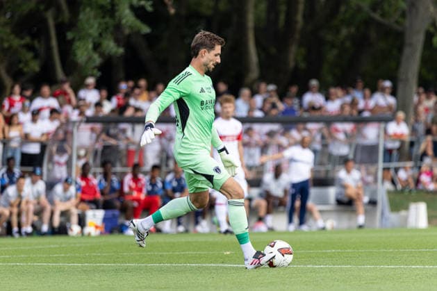 Deutschland: VfB Stuttgart vs Paris FC, Testspiel, Saison 2026 27, (Stuttgart): Kevin Trapp, (Paris FC, 1) am Ball Stuttgart Trainingsgelände VfB Stuttgart Baden Württemberg Deutschland *** Germany: VfB Stuttgart vs. Paris FC, Friendly Match, 2026–27 Season, Stuttgart: Kevin Trapp, Paris FC, 1 on the ball at the VfB Stuttgart training facility in Baden-Württemberg, Germany Copyright: xBenedictxChristx