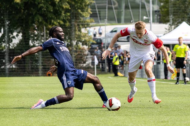 Deutschland: VfB Stuttgart vs Paris FC, Testspiel, Saison 2026 27, (Stuttgart): Chris Führich Chris Fuehrich, (VfB Stuttgart, 10) am Ball Stuttgart Trainingsgelände VfB Stuttgart Baden Württemberg Deutschland *** Germany: VfB Stuttgart vs. Paris FC, Friendly Match, 2026–27 Season, Stuttgart: Chris Führich, VfB Stuttgart, 10 on the ball, Stuttgart Training Facility, VfB Stuttgart, Baden-Württemberg, Germany Copyright: xBenedictxChristx