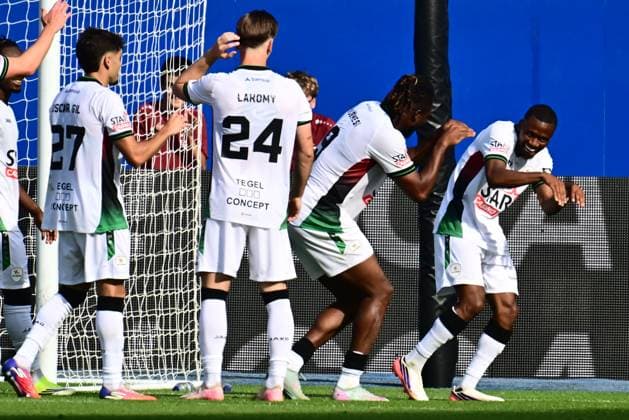OH Leuven v LOSC Lille - International Friendly, Länderspiel, Nationalmannschaft LEUVEN, BELGIUM - AUGUST 01 : Ikwuemesi Charles Chukwubuikem forward of OH Leuven celebrates scoring a goal with Balikwisha William forward of OH Leuven during an international friendly match between OH Leuven and LOSC Lille on August 1, 2026 in Leuven, Belgium, 01 08 2026 Leuven Belgium  Copyright: xPeterxDexVoechtx