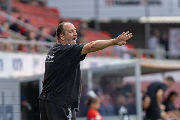Freisteller von Frank Schmidt (1.FC Heidenheim, Chef-Trainer) Gestik Arm Schreien Mimik Gestik, GER, 1. FC Heidenheim vs. FC Ingolstadt, Fußball, Max-Liebhaber-Pokal, 2026 2027, 01.08.2026, DFL DFB REGULATIONS PROHIBIT ANY USE OF PHOTOGRAPHS AS IMAGE SEQUENCES AND OR QUASI-VIDEO, GER, 1. FC Heidenheim vs. FC Ingolstadt, Fußball, Max-Liebhaber-Pokal, 2026 2027, 01.08.2026 Heidenheim *** Cropped photo by Frank Schmidt: 1 FC Heidenheim, Head Coach, Gestures, Arms, Shouting, Facial Expressions, Gestures, GER, 1 FC Heidenheim vs. FC Ingolstadt, Soccer, Max Liebhaber Cup, 2026–2027, August 1, 2026, DFL and DFB regulations prohibit any use of photographs as image sequences and or quasi-video, GER, 1 FC Heidenheim vs. FC Ingolstadt, soccer, Max Liebhaber Cup, 2026–2027, August 1, 2026, Heidenheim Copyright: xEibner-Pressefoto JanixPlessx EP_JPL