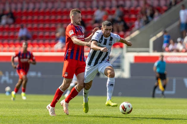 Dynamischer Zweikampf Ognjen Drakulic (FC Ingolstadt 04, 30) dahinter Patrick Mainka (1.FC Heidenheim, 06), GER, 1. FC Heidenheim vs. FC Ingolstadt, Fußball, Max-Liebhaber-Pokal, 2026 2027, 01.08.2026, DFL DFB REGULATIONS PROHIBIT ANY USE OF PHOTOGRAPHS AS IMAGE SEQUENCES AND OR QUASI-VIDEO, GER, 1. FC Heidenheim vs. FC Ingolstadt, Fußball, Max-Liebhaber-Pokal, 2026 2027, 01.08.2026 Heidenheim *** Dynamic one-on-one duel: Ognjen Drakulic (FC Ingolstadt 04), 30, with Patrick Mainka (1. FC Heidenheim), 06, in second place, GER, 1. FC Heidenheim vs. FC Ingolstadt, soccer, Max Liebhaber Cup, 2026–2027, August 1, 2026, DFL and DFB regulations prohibit any use of photographs as image sequences and or quasi-video, GER, 1 FC Heidenheim vs. FC Ingolstadt, soccer, Max Liebhaber Cup, 2026–2027, August 1, 2026, Heidenheim Copyright: xEibner-Pressefoto JanixPlessx EP_JPL