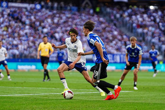 Merlin Röhl (FC Everton, 34), Otto Stange (Hamburger SV, 19) GER, Hamburger SV vs. FC Everton, Fußball, Testspiel, Saison 2026 2027, 01.08.2026 GER, Hamburger SV vs. FC Everton, Fußball, Testspiel, Saison 2026 2027, 01.08.2026 Hamburg *** Merlin Röhl, Everton FC, 34; Otto Stange, Hamburger SV, 19 (GER); Hamburger SV vs. Everton FC, soccer, friendly match, 2026–2027 season, August 1, 2026 GER, Hamburger SV vs. FC Everton, soccer, friendly match, 2026–2027 season, August 1, 2026 Hamburg Copyright: xEibner-Pressefoto MarcelxvonxFehrnx EP_MFN
