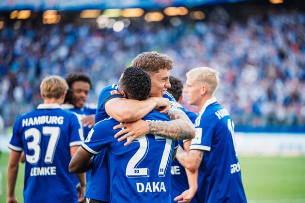 Testspiel: Hamburger SV vs. FC Everton, 01.08.2026 Patson Daka (Hamburger SV, 27) trifft zum 1:1, TOR, JUBEl, hier Nicolai Remberg (Hamburger SV, 21); Fußball, Testspiel: Hamburger SV vs. FC Everton am 01.08.2026 im Volksparkstadion, Hamburg DFL REGULATIONS PROHIBIT ANY USE OF PHOTOGRAPHS AS IMAGE SEQUENCES AND OR QUASI-VIDEO. *** Friendly Match: Hamburger SV vs. FC Everton, August 1, 2026. Patson Daka (Hamburger SV, 27) scores the 1-1 goal, GOAL, CELEBRATION, here Nicolai Remberg of Hamburger SV, 21, soccer, friendly match between Hamburger SV and Everton FC on August 1, 2026, at the Volksparkstadion, Hamburg. DFL regulations prohibit any use of photographs as image sequences and or quasi-video. Copyright: xBEAUTIFULxSPORTS Tonhäuserx