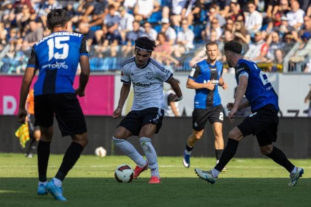 Waldhof Mannheim gegen Eintracht Frankfurt (Testspiel im Carl-Benz-Stadion Mannheim)***Can Uzun (42, Frankfurt) am Ball *** Waldhof Mannheim vs. Eintracht Frankfurt: Friendly Match at Carl Benz Stadium in Mannheim ***Can Uzun 42, Frankfurt in possession Copyright: xUdoxHerrmannx