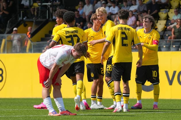 Samstag, 01.08.2026 Saison 2026 2027 1. Runde DFB Pokal der Junioren im BVB Fußballpark Hohenbuschei, Dortmund, Germany. BV Borussia Dortmund U19 - Holstein Kiel U19. Torjubel nach dem 1:1 durch Bjarki Hrafn Gardarsson (BVB). *** Saturday, August 1, 2026, 2026–2027 Season, 1st Round of the DFB Junior Cup at BVB Fußballpark Hohenbuschei, Dortmund, Germany BV Borussia Dortmund U19 vs. Holstein Kiel U19 Goal celebration after Bjarki Hrafn Gardarsson’s goal to tie the game 1–1 for BVB