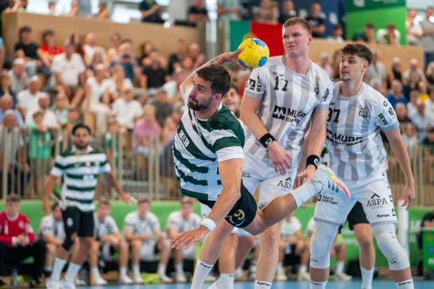 Handball I Herren I Saison 2026-2027 I Testspiel I HC Oppenweiler Backnang - Sporting Lissabon CP I 01.08.2026 Martim Costa (79, Sporting Lissabon) im Wurf Backnang Murrtal Arena Baden-Württemberg Deutschland *** Handball I Men I 2026–2027 Season I Friendly Match I HC Oppenweiler vs. Sporting Lisbon CP I August 1, 2026, Martim Costa 79, Sporting Lisbon scores at the Backnang Murrtal Arena, Baden-Württemberg, Germany Copyright: xLobeca MaxxPetershansx