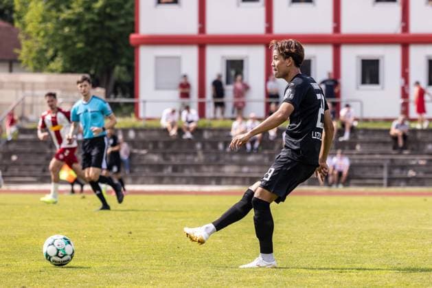 SSV Jahn Regensburg vs. SSV Ulm 1846 Fußball, Fussball, Testspiel, Trainingsplatz Regensburg 01.08.26 Masaaki Takahara (SSV Ulm 1846 Fußball, 23) SSV Jahn Regensburg vs. SSV Ulm 1846 Fußball, Fussball, Testspiel, Trainingsplatz Regensburg 01.08.26 Foto: Lucca Fundel Regensburg Trainingsplatz Bayern Deutschland *** SSV Jahn Regensburg vs. SSV Ulm 1846 Soccer, soccer, friendly match, Regensburg training field 01 08 26 Masaaki Takahara SSV Ulm 1846 Soccer, 23 SSV Jahn Regensburg vs. SSV Ulm 1846 Soccer, soccer, friendly match, Regensburg training ground, August 1, 2001, Photo by Lucca Fundel, Regensburg training ground, Bavaria, Germany