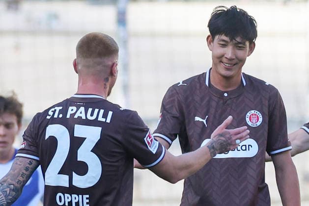 Taichi Hara (FC St. Pauli) celebrates after scoring his teams first goal with Louis Oppie (FC St. Pauli) during the pre-season friendly match between FC St. Pauli and RC Deportivo La Corunaat Millerntor Stadium on August 1, 2026 in Hamburg, Germany. (Photo by Marco Steinbrenner DeFodi Images) - *** Taichi Hara of FC St. Pauli celebrates after scoring his team s first goal against Louis Oppie of FC St. Pauli during the preseason friendly match between FC St. Pauli and RC Deportivo La Coruna at Millerntor Stadium on August 1, 2026, in Hamburg, Germany. Photo by Marco Steinbrenner, DeFodi Images