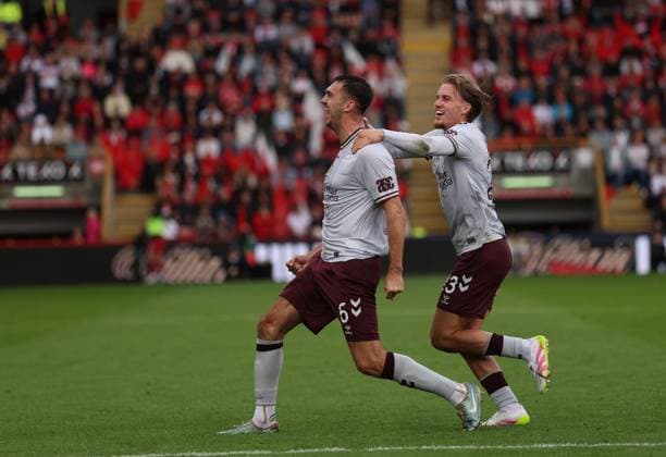 Hearts Oisin Mcentee celebrates goal Aberdeen v Heart of Midlothian, William Hill Scottish Premiership, Football, Pittodrie, Aberdeen, Scotland, UK - 01 Aug 2026Aberdeen Pittodrie Scotland United Kingdom  Copyright: xRussellxCheyne Shutterstockx 17024383bc