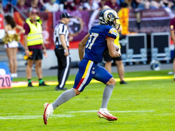 17 Amin Ibrahim (Wide Receiver Halfback) Alpine Rams catch the Kick off and run with the ball. Rhein Fire vs Alpine Rams, American Football, American Football League Europe, Week 11, 2026, 01.08.2026, Duisburg Schauinsland-Reisen-Arena Germany Copyright: xPFA ChristopherxMettkenx
