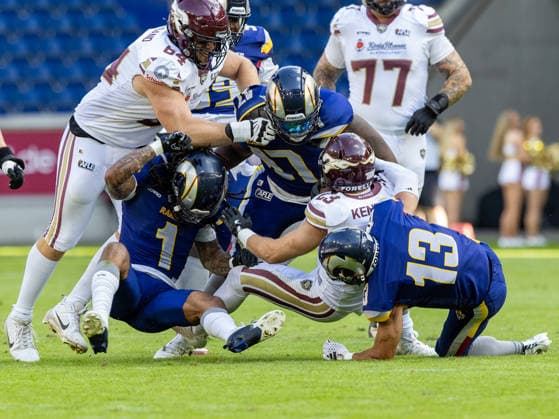 13 Oluwaferanmi Okunlola (Cornerback) Alpine Rams tackle 23 Sergej Kendus (Running Back) Rhein Fire Rhein Fire vs Alpine Rams, American Football, American Football League Europe, Week 11, 2026, 01.08.2026, Duisburg Schauinsland-Reisen-Arena Germany Copyright: xPFA ChristopherxMettkenx