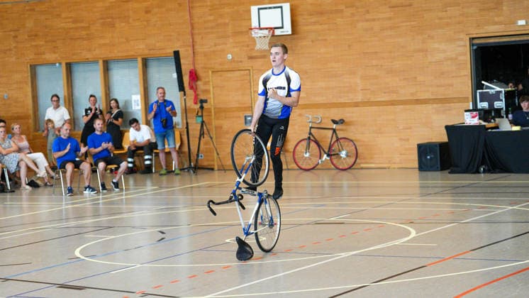 Linus Weber freut sich am Ende seiner Kür, SV Kirchdorf, Deutschland, Weltcup, Kunstrad, 01.08.2026 Weltcup, Kunstrad, 01.08.2026 Foto: Eibner-Pressefoto Pascal Sattler *** Linus Weber celebrates at the end of his freestyle routine, SV Kirchdorf, Germany, World Cup, Artistic Cycling, August 1, 2026 World Cup, Artistic Cycling, August 1, 2026 Photo: Eibner Press Photo by Pascal Sattler Copyright: xEibner-Pressefotox EP_PSR