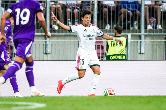Fussball: Österreich: Internationales Testspiel 2026 2027 - 01.08.2026 - Real Madrid CF vs. ACF Fiorentina - Wörthersee Stadion (Klagenfurt, Österreich); Arda Güler (Real Madrid) *** Soccer Austria International Friendly 2026 2027 01 08 2026 Real Madrid CF vs. ACF Fiorentina Wörthersee Stadium, Klagenfurt, Austria Arda Güler Real Madrid Copyright: xLUKAxKOLANOVICx