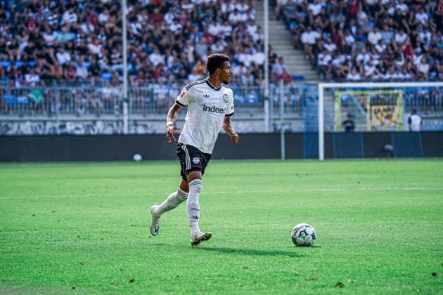 Deutschland: Fussball 2026 2027 , Testspiel , Freundschaftsspiel - SV Waldhof Mannheim vs. SG Einracht Frankfurt - Carl-Benz-Stadion (Mannheim) : Ansgar Knauff (Eintracht Frankfurt, 7) am Ball, im Ballbesitz Mannheim Carl-Benz-Stadion Deutschland *** Germany Soccer 2026 2027, Exhibition Match, Friendly Match: SV Waldhof Mannheim vs. SG Eintracht Frankfurt, Carl Benz Stadium, Mannheim, Ansgar Knauff, Eintracht Frankfurt, 7 on the ball, in possession, Mannheim, Carl Benz Stadium, Germany Copyright: xBennetxLongx