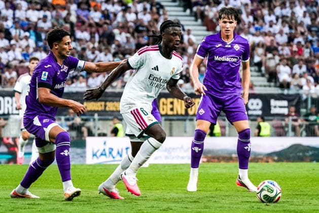 Fussball: Österreich: Internationales Testspiel 2026 2027 - 01.08.2026 - Real Madrid CF vs. ACF Fiorentina - Wörthersee Stadion (Klagenfurt, Österreich); Rolando Mandragora (Fiorentina), Eduardo Camavinga (Real Madrid) *** Soccer Austria International Friendly 2026 2027 01 08 2026 Real Madrid CF vs. ACF Fiorentina Wörthersee Stadium, Klagenfurt, Austria Rolando Mandragora (Fiorentina), Eduardo Camavinga (Real Madrid) Copyright: xLUKAxKOLANOVICx