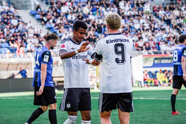 Deutschland: Fussball 2026 2027 , Testspiel , Freundschaftsspiel - SV Waldhof Mannheim vs. SG Einracht Frankfurt - Carl-Benz-Stadion (Mannheim) : Jonathan Burkardt (Eintracht Frankfurt, 9) und Ansgar Knauff (Eintracht Frankfurt, 7) Mimik, Gesichtsausdruck, Emotion, Tor und Torjubel zum 0:1 Mannheim Carl-Benz-Stadion Deutschland *** German Soccer 2026 2027, Exhibition Match, Friendly Match: SV Waldhof Mannheim vs. SG Eintracht Frankfurt at Carl Benz Stadium, Mannheim; Jonathan Burkardt (Eintracht Frankfurt, No. 9) and Ansgar Knauff (Eintracht Frankfurt, No. 7); facial expressions, emotions, goal, and goal celebration for the 0–1 score at Carl Benz Stadium, Mannheim, Germany Copyright: xBennetxLongx