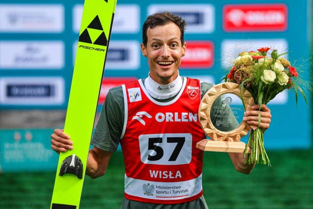 2026.08.01 Wisla Skoki narciarskie Sezon 2026 FIS Letnie Grand Prix w skokach narciarskich Wisla 2026 - Konkurs indywidualny N z Gregor Deschwanden, 3 trzecie miejsce podium, radosc, wygrana, zwyciestwo Foto Marcin Bulanda PressFocus 2026.08.01 Wisla Ski jumping, Skispringen, Ski, nordisch Grand Prix Season 2026 Individual Men Season 2026 FIS Letnie Grand Prix w skokach narciarskich Wisla 2026 - Konkurs indywidualny Gregor Deschwanden, 3 trzecie miejsce podium, radosc, wygrana, zwyciestwo Credit: Marcin Bulanda PressFocus NEWSPIX.PL --- newspix.pl POLAND OUT! 