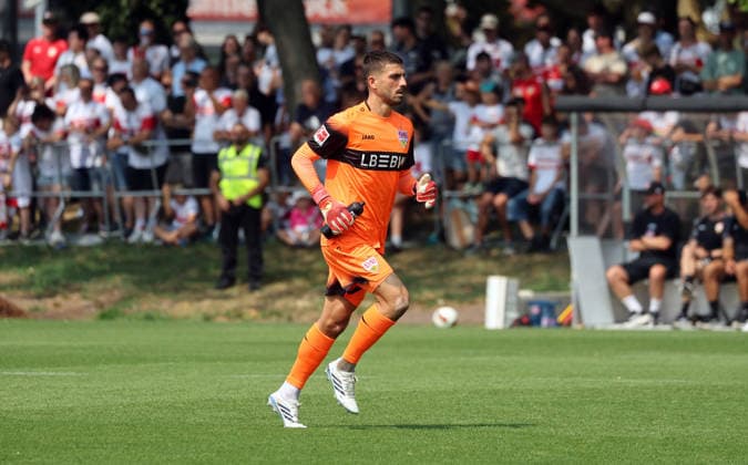 01.08.26 VfB Stuttgart - Paris FC Deutschland, Stuttgart, 01.08.2026, Fussball, Bundesliga, Saison 2026 2027, Testspiel, VfB Stuttgart - Paris FC: Fabian Bredlow (VfB Stuttgart). *** August 1, 2026 VfB Stuttgart vs. Paris FC Germany, Stuttgart, August 1, 2026, Soccer, Bundesliga, 2026–2027 Season, Friendly Match, VfB Stuttgart vs. Paris FC Fabian Bredlow VfB Stuttgart