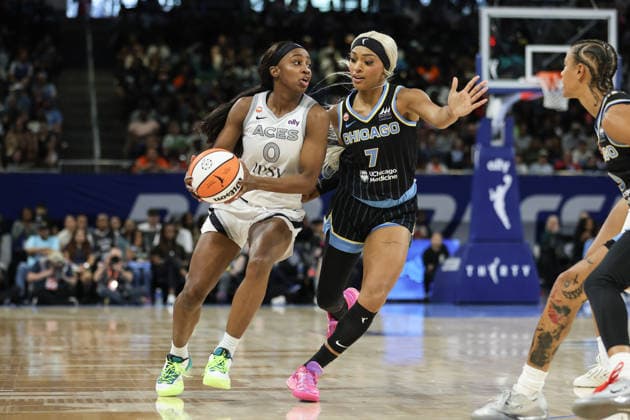 CHICAGO, USA - August 1: Jackie Young (0 Las Vegas Aces) is guarded by DiJonai Carrington (7 Chicago Sky) during the game between the Chicago Sky and Las Vegas Aces at the United Center on Saturday, August 1 in Chicago, USA  Copyright: xShainaxBenhiyoun SPPx Sportspressphoto_SPR199004