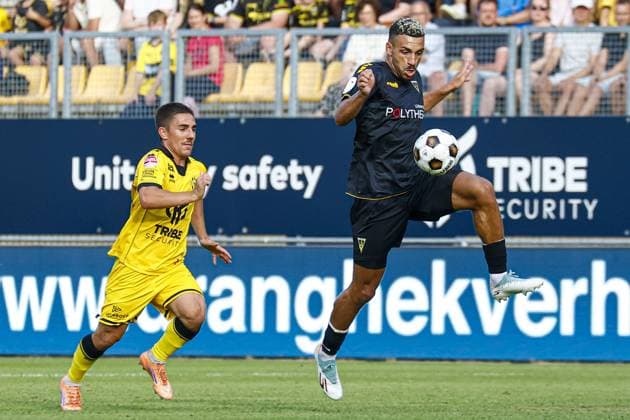 KERKRADE , 01-08-2026 ,Parkstad Limburg Stadium , 2026 2027 , Dutch Keuken Kampioen Divisie football , Pre-season friendly match between Roda JC and Alemannia Aachen , pictures shows Roda JC player Josh Nisbet , Alemannia Aachen player Mika Hanraths Roda JC - Alemannia Aachen  x205380140x Copyright: